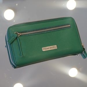 Nine west green wallet